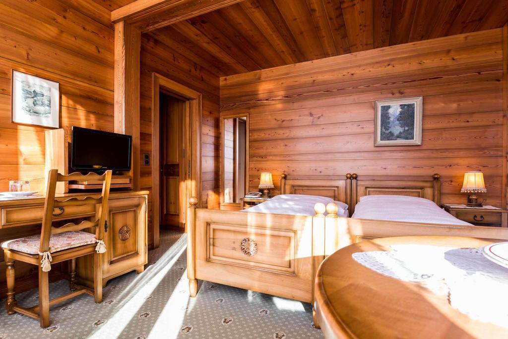 Swiss Chalet-Style Hotel Walliser Spycher Рідеральп Екстер'єр фото