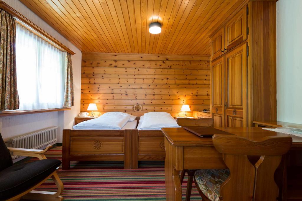 Swiss Chalet-Style Hotel Walliser Spycher Рідеральп Екстер'єр фото