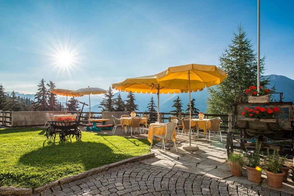 Swiss Chalet-Style Hotel Walliser Spycher Рідеральп Екстер'єр фото