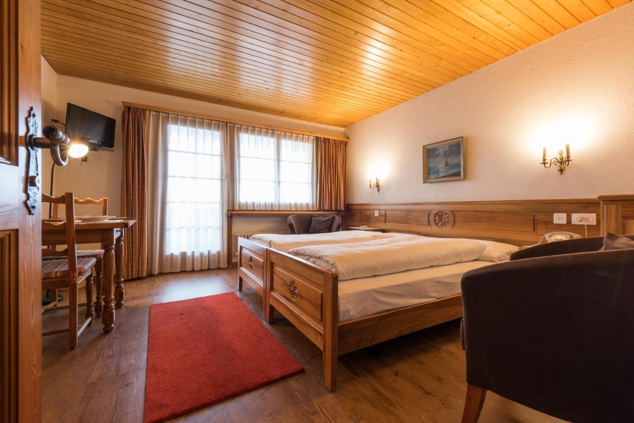 Swiss Chalet-Style Hotel Walliser Spycher Рідеральп Екстер'єр фото